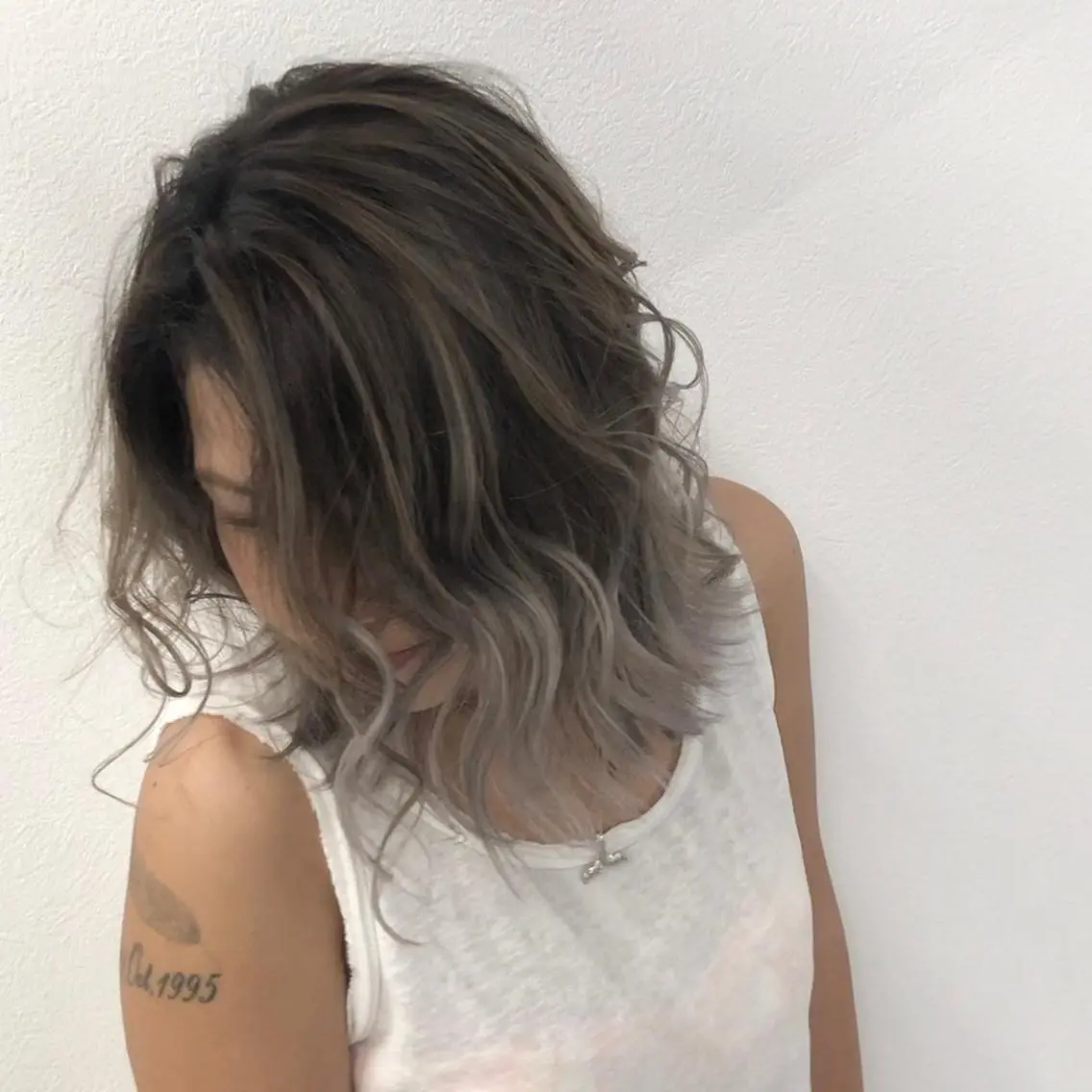 ミディアム カラー ヘアアレンジ ショートボブ シールエクステ バレイヤージュ ブリーチ デザインカラー アンドウ ユウ/ レイヤーカット/韓国のヘアスタイル