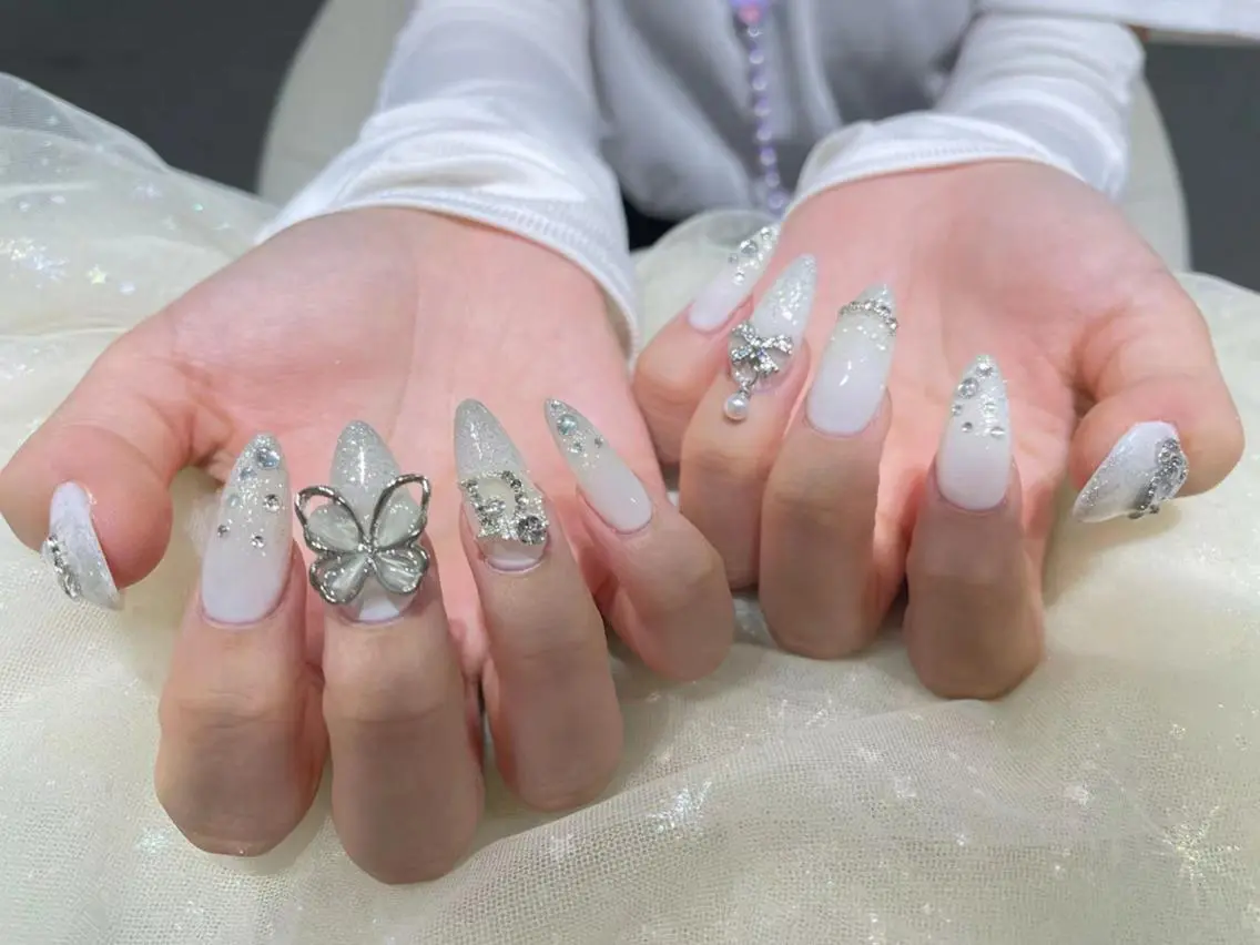 ネイル アートネイル 長さ出し ネイルチップ Queen's ゆなのネイルデザイン