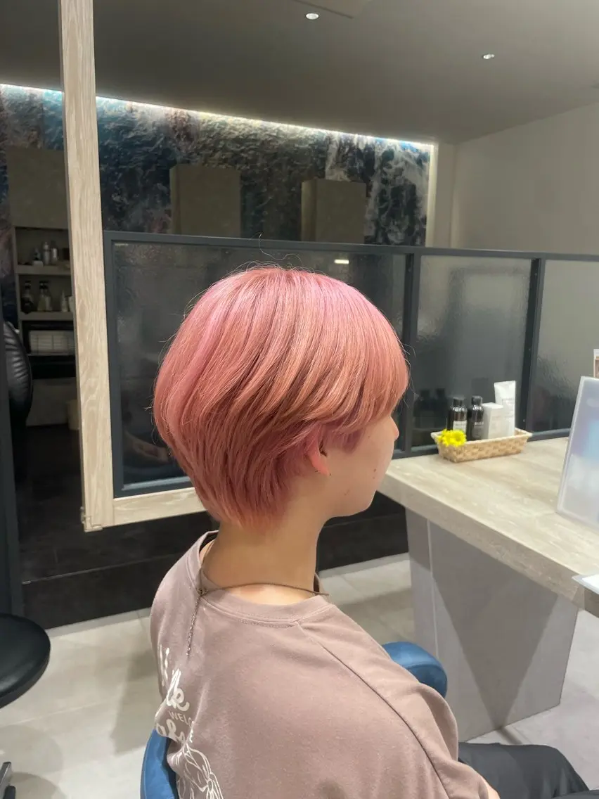 ショート カット 加藤 菜月のヘアスタイル