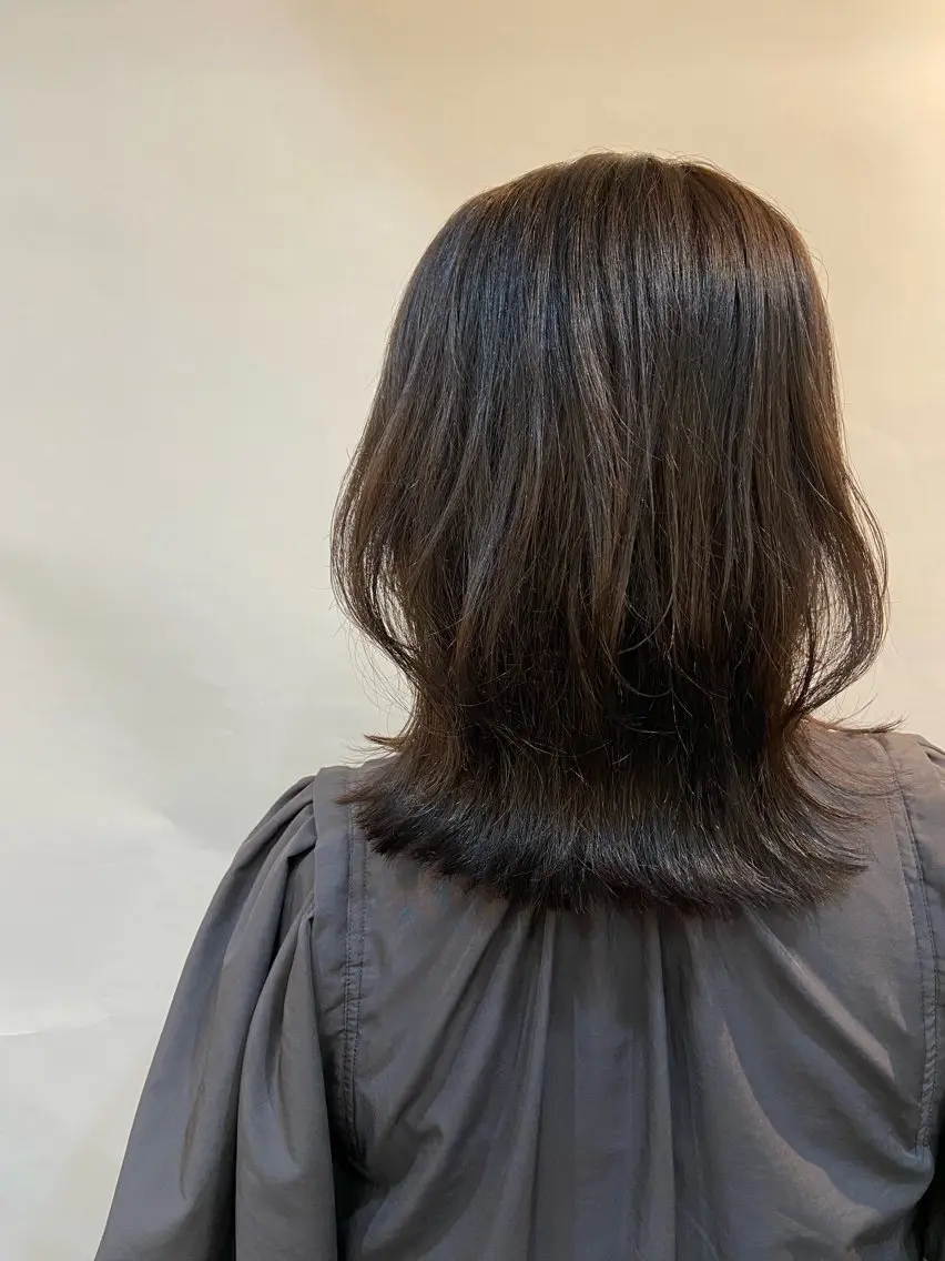 セミロング くびれヘア レイヤーカット ホシヤ ナオのヘアスタイル