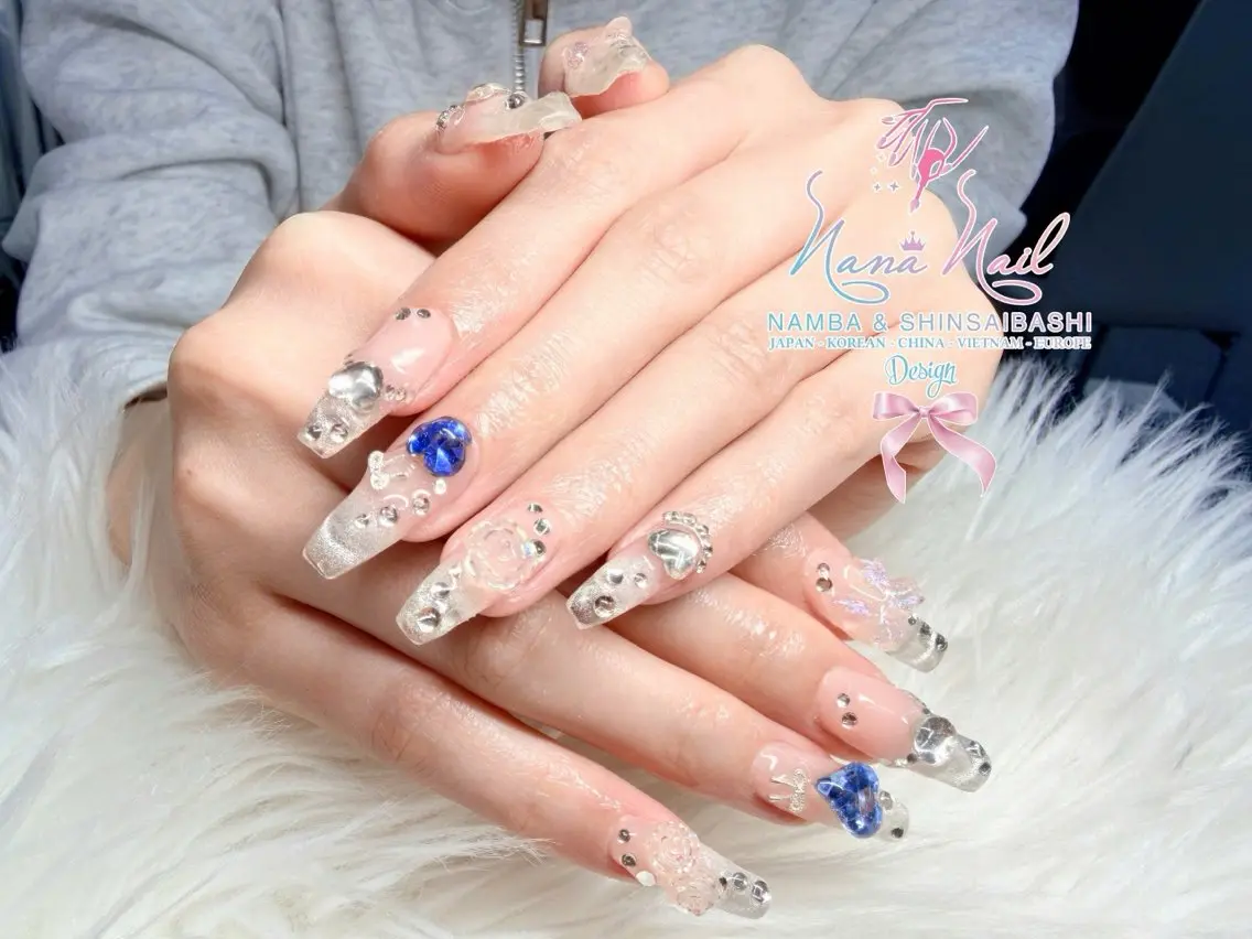 セミロング 韓国風ヘア クリスマス ハンドネイル Linanail Nambaのマツエク・マツパデザイン