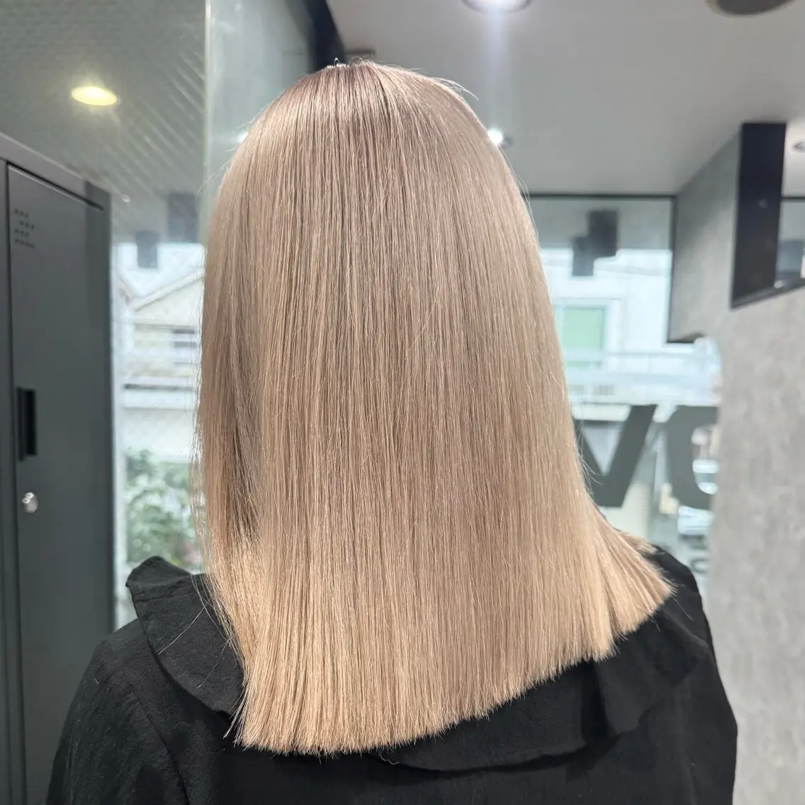 【理想のハイトーン×似合わせカット✨】カット✂️+ブリーチ2回+艶カラー+シルクケアトリートメントの写真