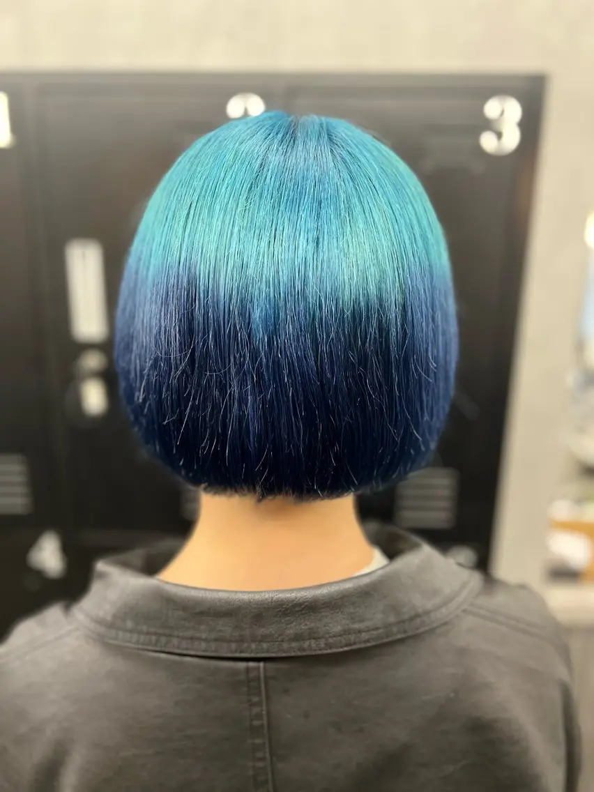 ミディアム カラー ブルーカラー グラデーションカラー カット ヘアカラー 透明感カラー特化🫧 🦋栗原🦋のヘアスタイル
