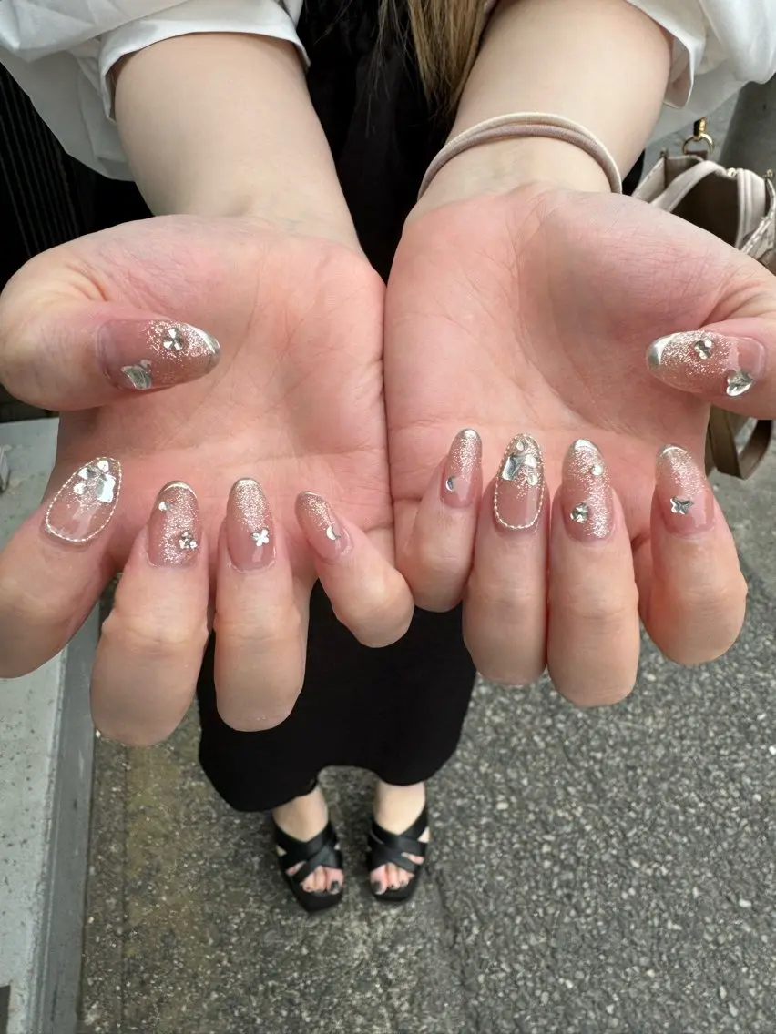 ネイル LAVISH 大和店 emi・:*+のネイルデザイン