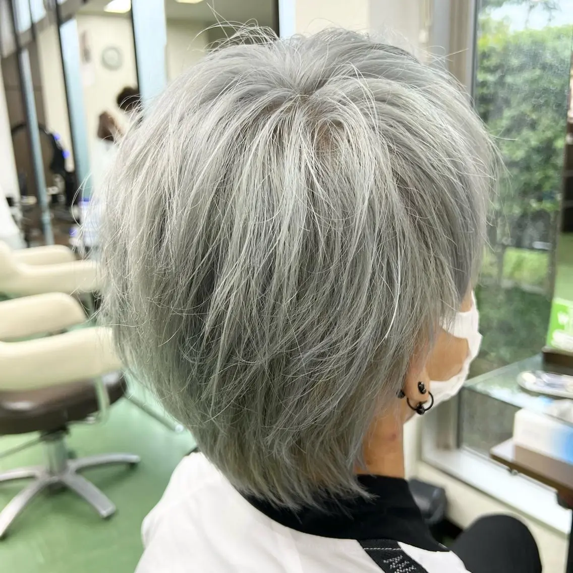 ショート カラー メンズ メンズブリーチ ブリーチ シルバー カット ヘアカラー 甲田 豪徳のヘアスタイル