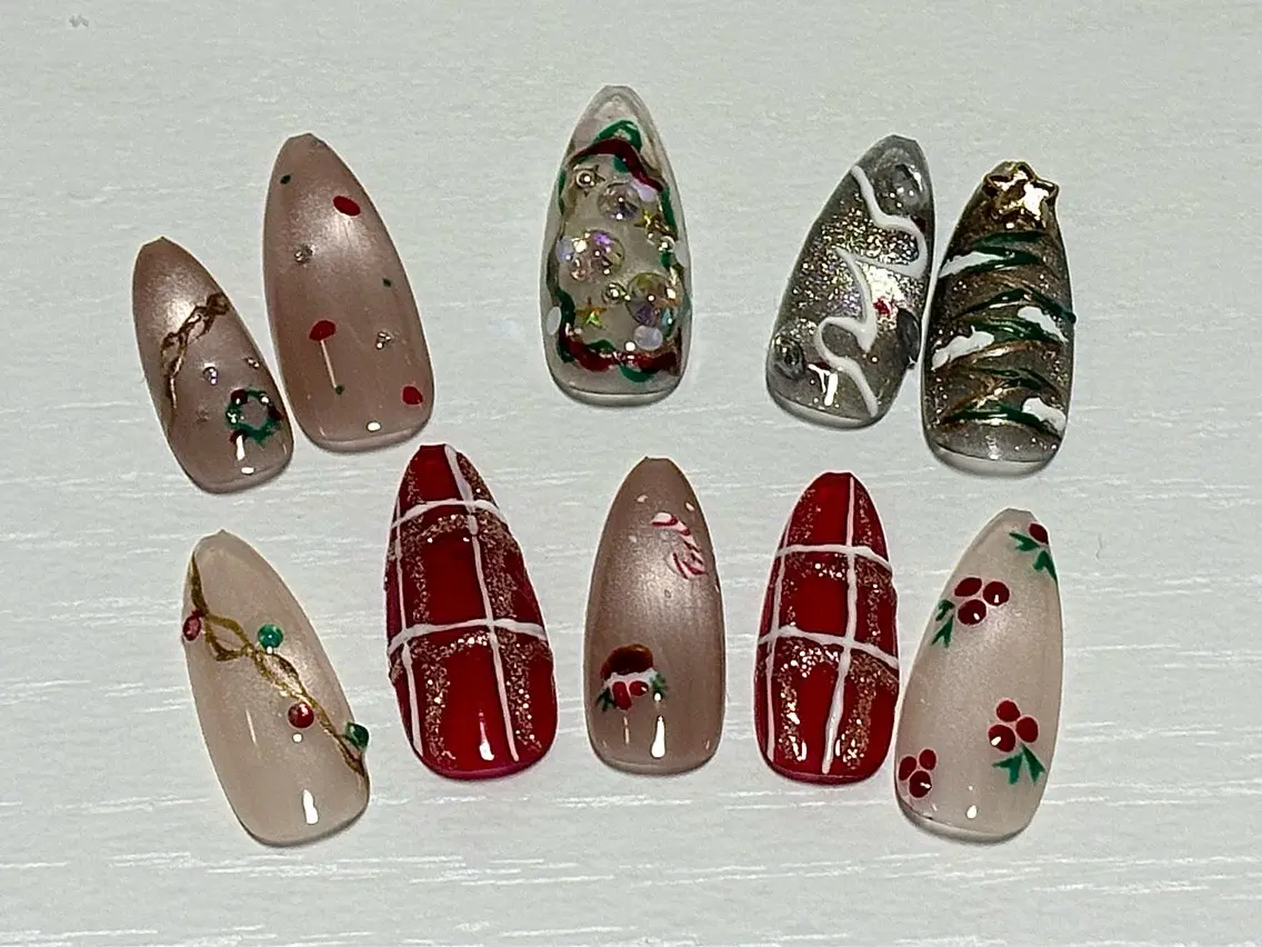 ネイル アートネイル ラメ(グリッター) ワンホンネイル 冬ネイル クリスマス ♡Bivi♡自爪に 優しいネイルサロンのネイルデザイン