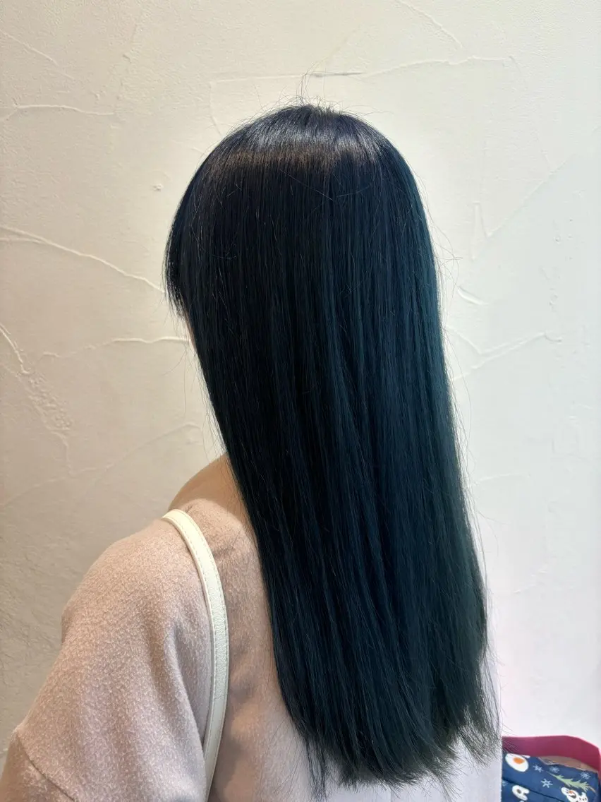 ロング カラー ヘアアレンジ ブリーチ ブルーカラー ネイビーカラー ミドウチ アヤカのヘアスタイル