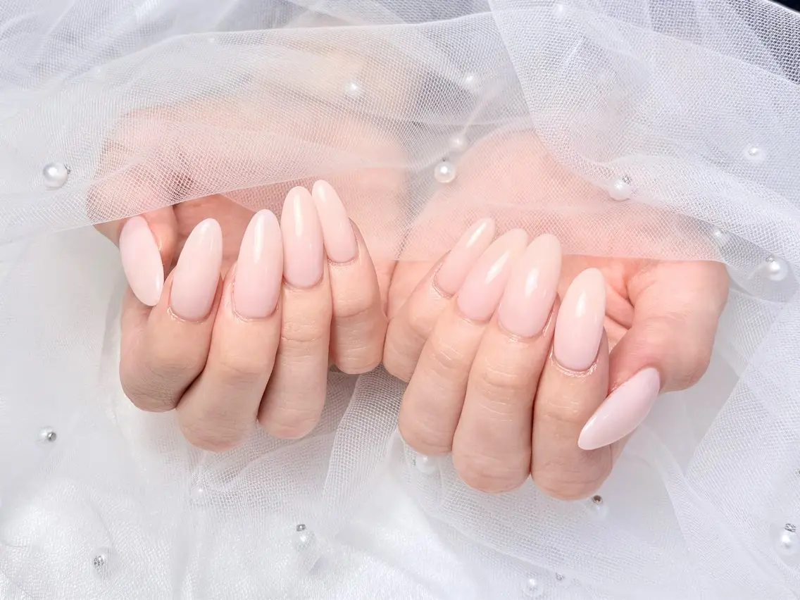 ネイル フットネイル ジェルネイル ラメ(グリッター) マグネットネイル 持ち込み ハンドネイル ハンドケア ♡Bivi♡自爪に 優しいネイルサロンのネイルデザイン