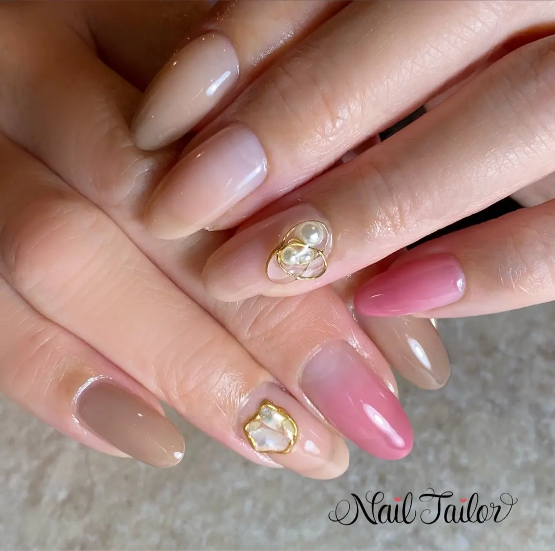 ネイル ゴールド 持ち込み オフィスネイル ワンカラーネイル ピンク ハンドネイル NailTailor ネイルテイラーのネイルデザイン