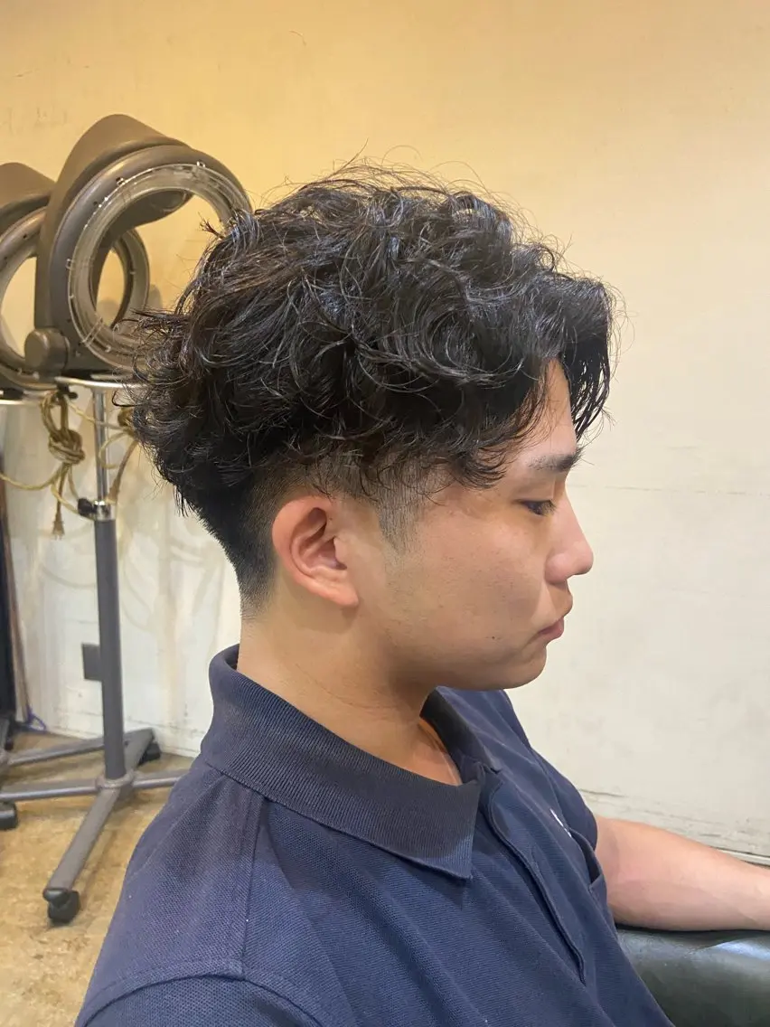 ショート メンズ メンズパーマ 岡本 蓮太のヘアスタイル