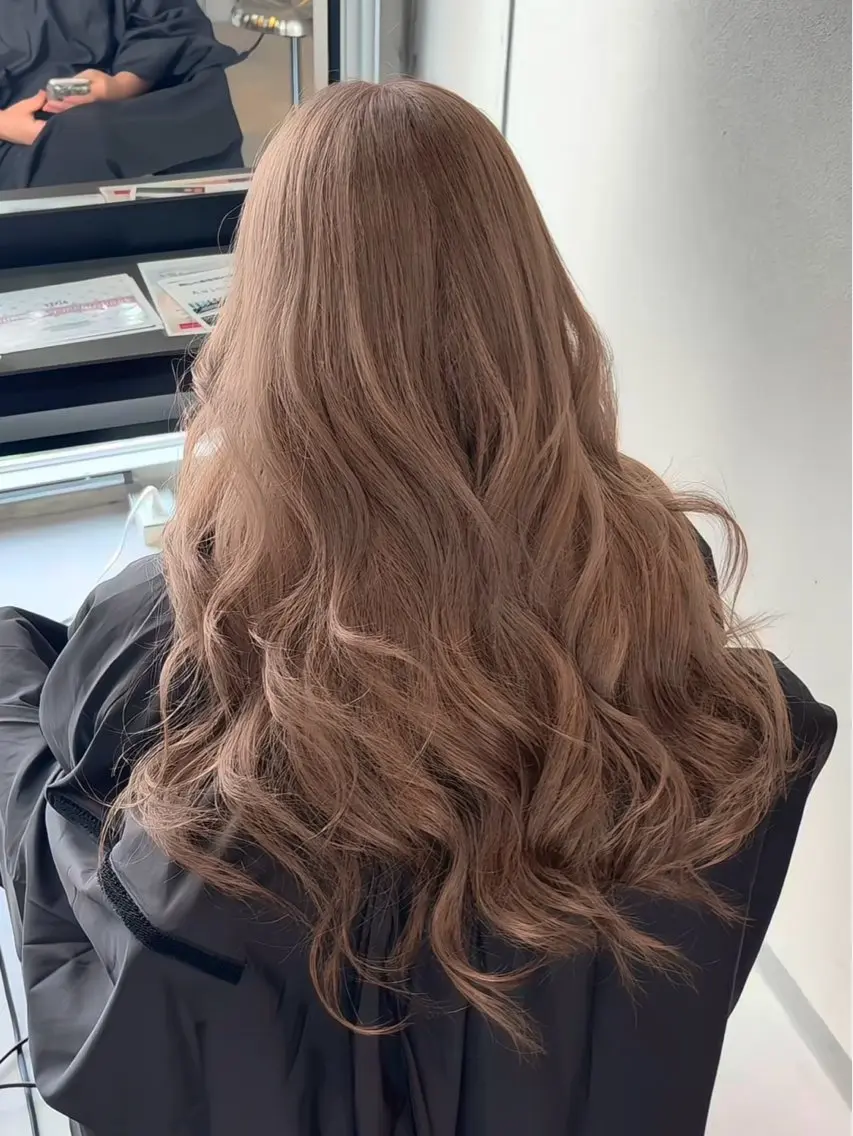 ロング カラー ベージュカラー ブリーチ ケアブリーチ 透明感カラー ハイトーンカラー 艶感カラー 🩵レイヤー/紫音のヘアスタイル