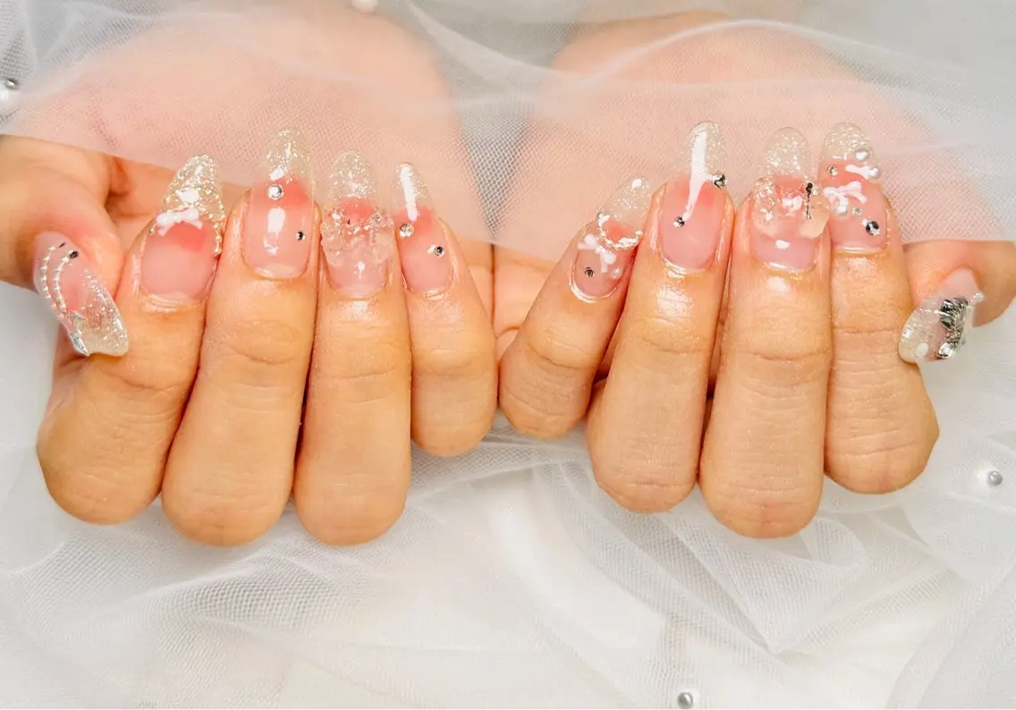 ネイル チークネイル ガーリー 持ち込み ハンドネイル Reauty Nailのネイルデザイン