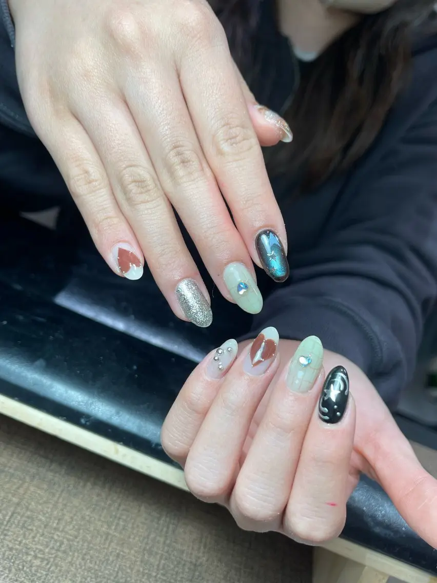 ネイル グラデーション ラメ(グリッター) マグネットネイル ミラーネイル ニュアンスネイル ハンドネイル Lumi de nailsのネイルデザイン