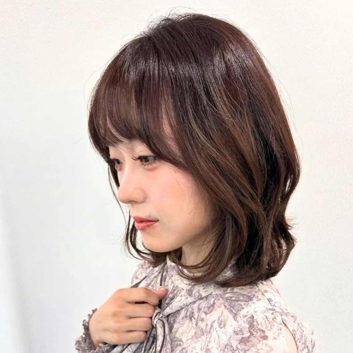 ミディアム カラー ブラウンカラー チョコレートブラウン ボブ デート 小顔カット ❇️安達 優心❇️ レイヤー/艶髪特化のヘアスタイル