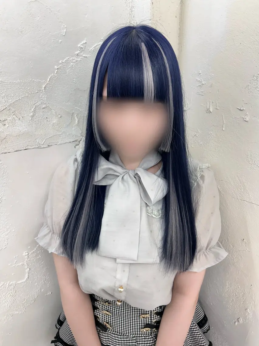 ロング カラー シールエクステ ダブルカラー エクステ ヘアカラー エクステ 🎀ハイトーン. 難波.RISA🎀のヘアスタイル