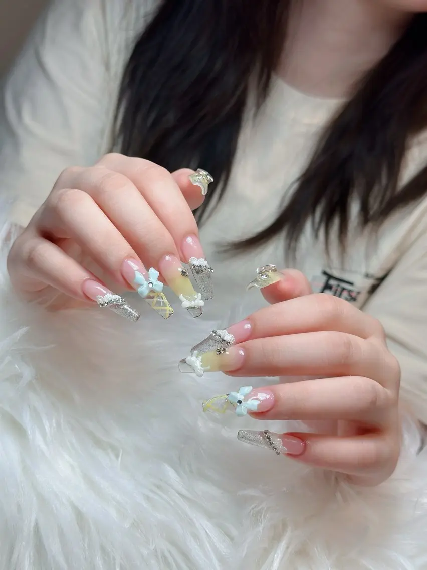 ネイル チークネイル フレンチネイル キラキラネイル 韓国ネイル マグネットネイル ハンドネイル Chibi h.babynailのネイルデザイン