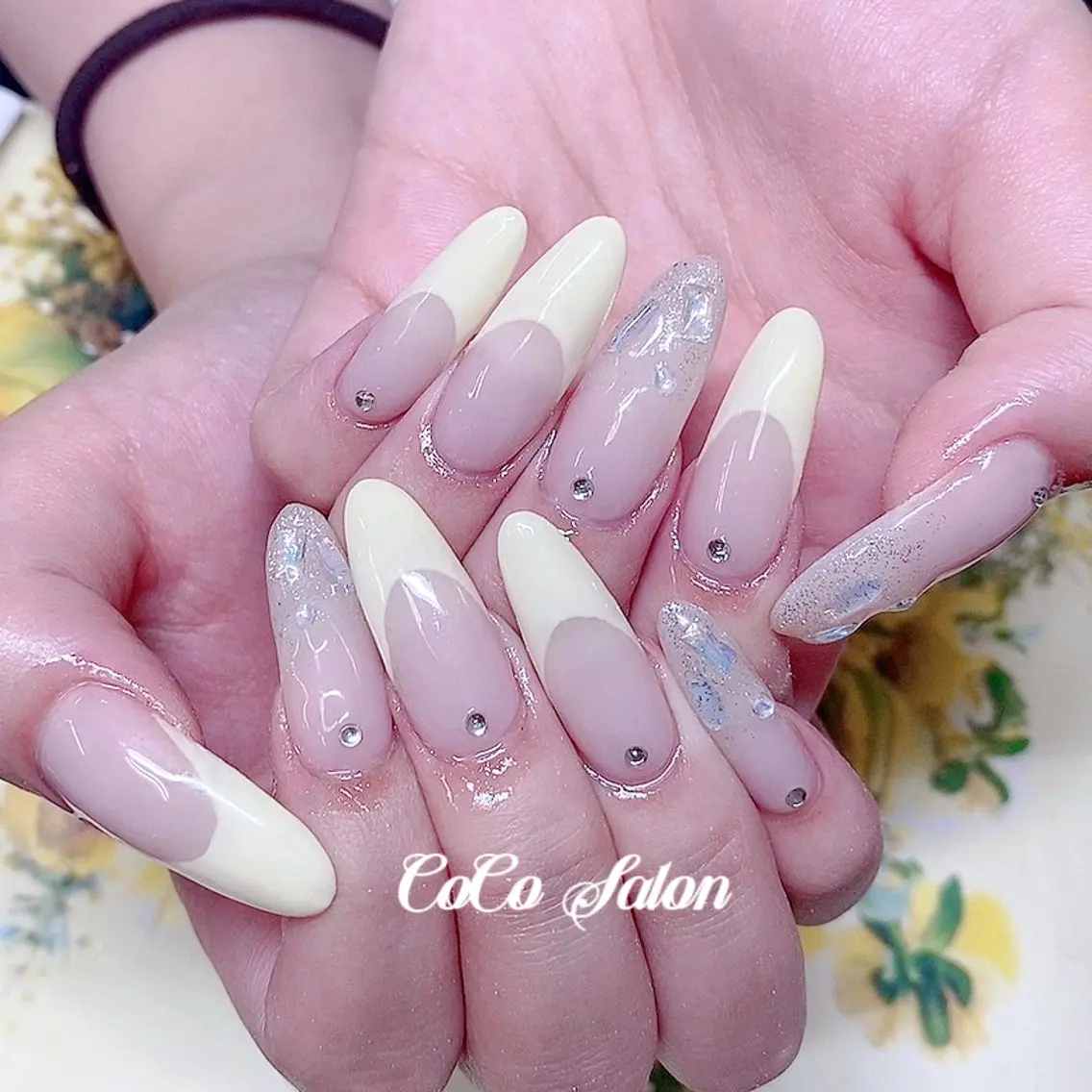ネイル オーロラネイル 長さ出し フレンチネイル ジェルネイル キラキラネイル ハンドネイル CoCoSalon ネイル/まつ毛予約のネイルデザイン