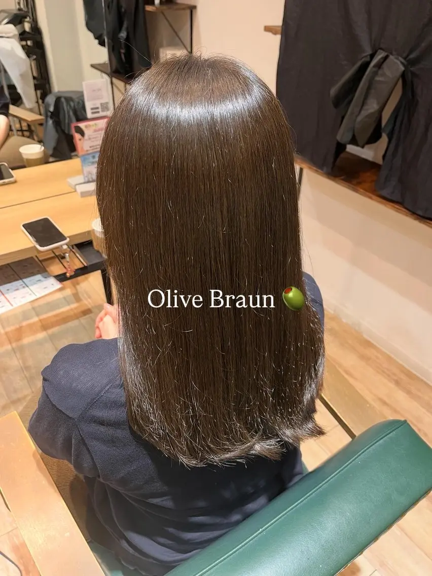 ロング カラー ブラウンカラー オリーブブラウン ヘアカラー 古澤 里菜のヘアスタイル