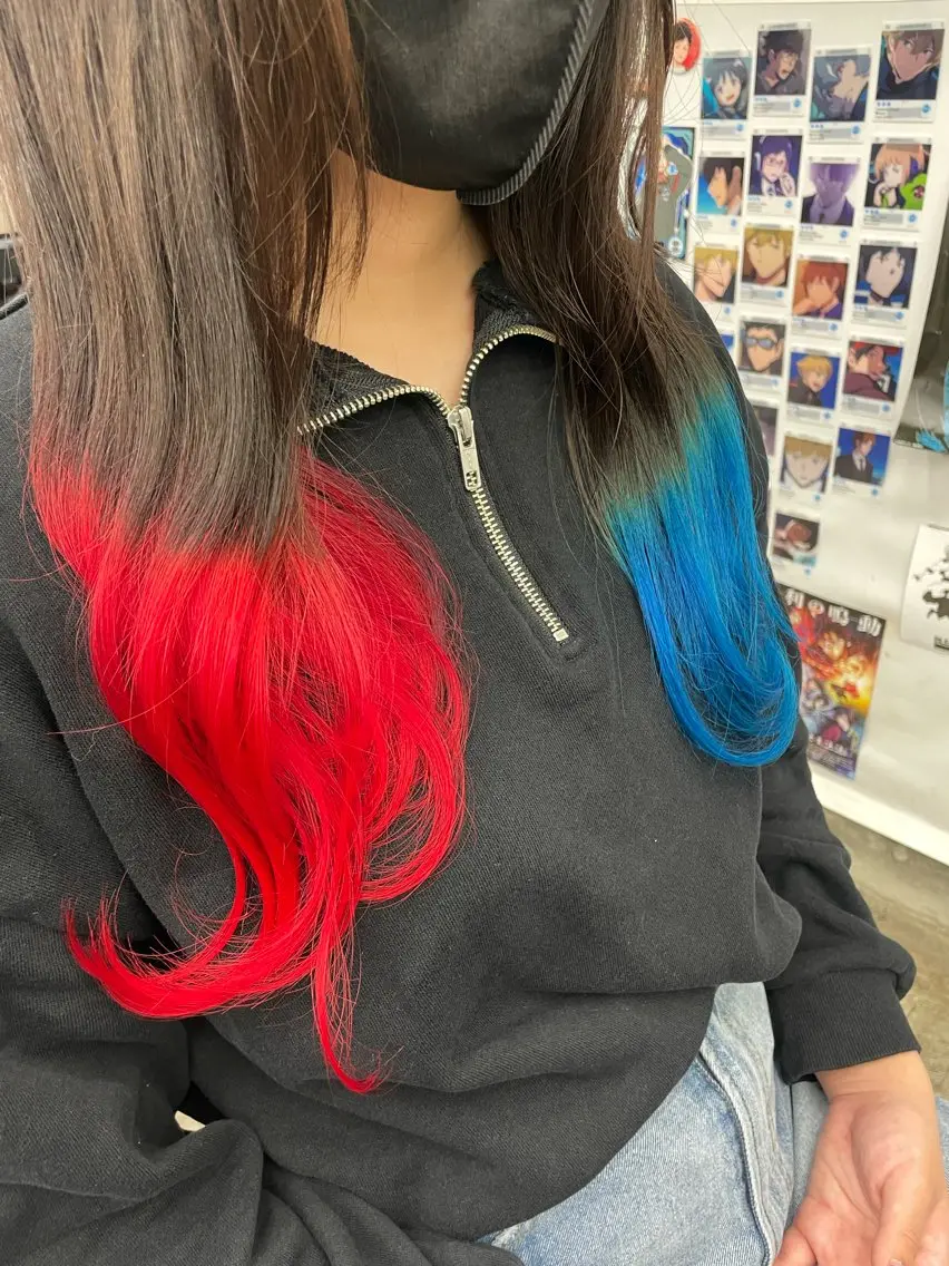 セミロング カラー ヘアカラー インナーカラー 推し ブリーチ 髪質改善のヘアスタイル