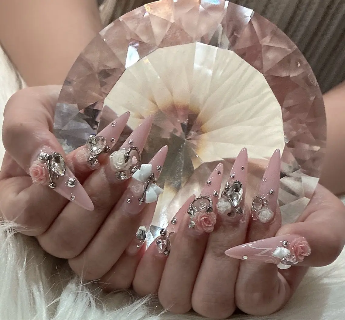 ネイル LoaChaton kaeのネイルデザイン