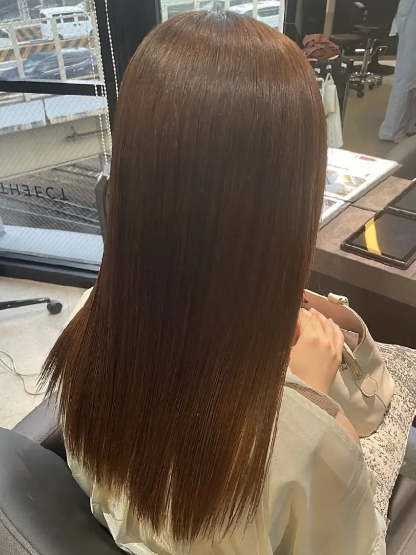 カラー 江坂 misaki のヘアスタイル