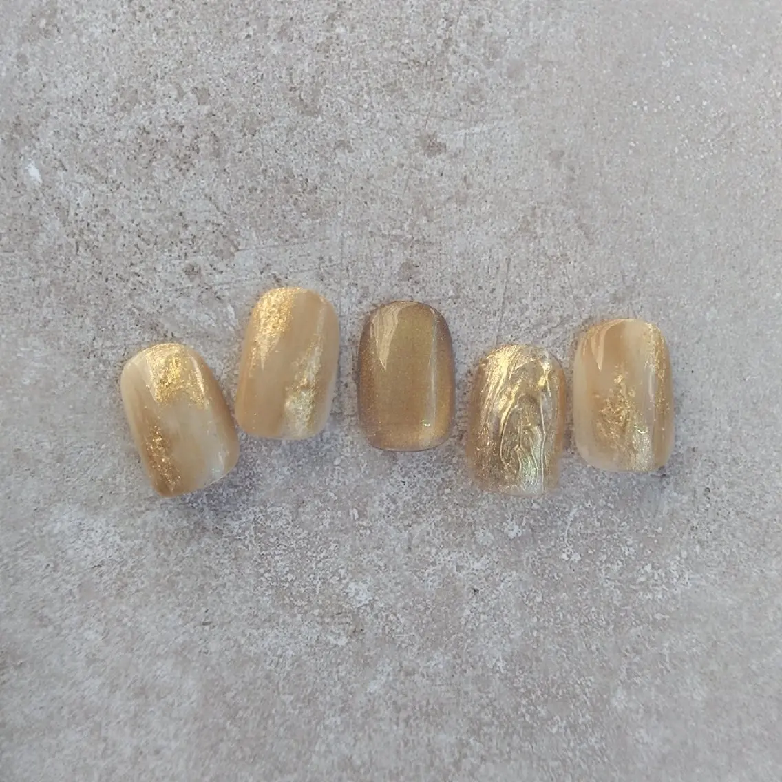ネイル ジェルネイル 氷ネイル・うるうるネイル マグネットネイル ミラーネイル ニュアンスネイル ハンドネイル Nailsalon manoのネイルデザイン