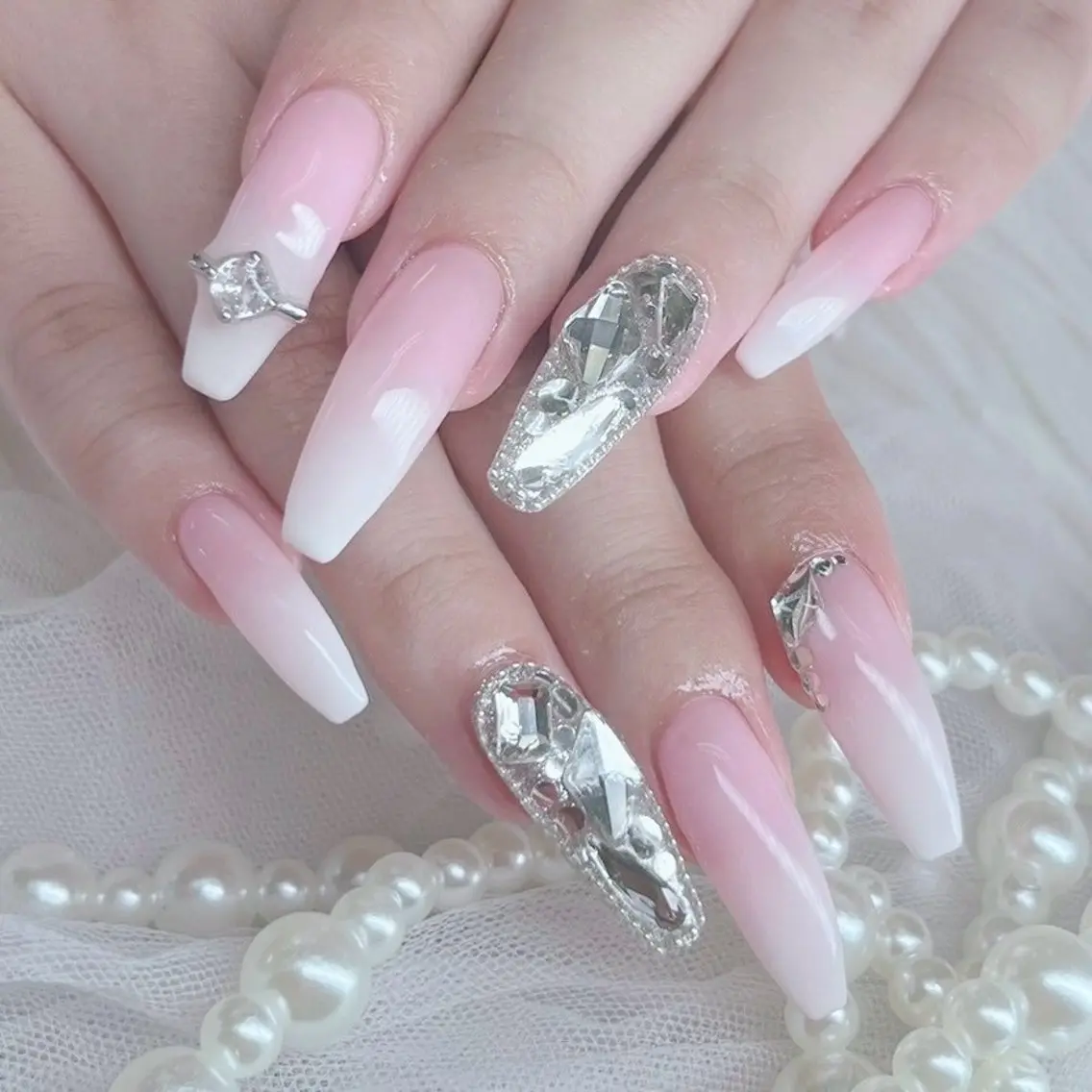 ネイル ジェルネイル グラデーション ロングネイル ピンク スカルプネイル ハンドネイル Nail lieNのネイルデザイン