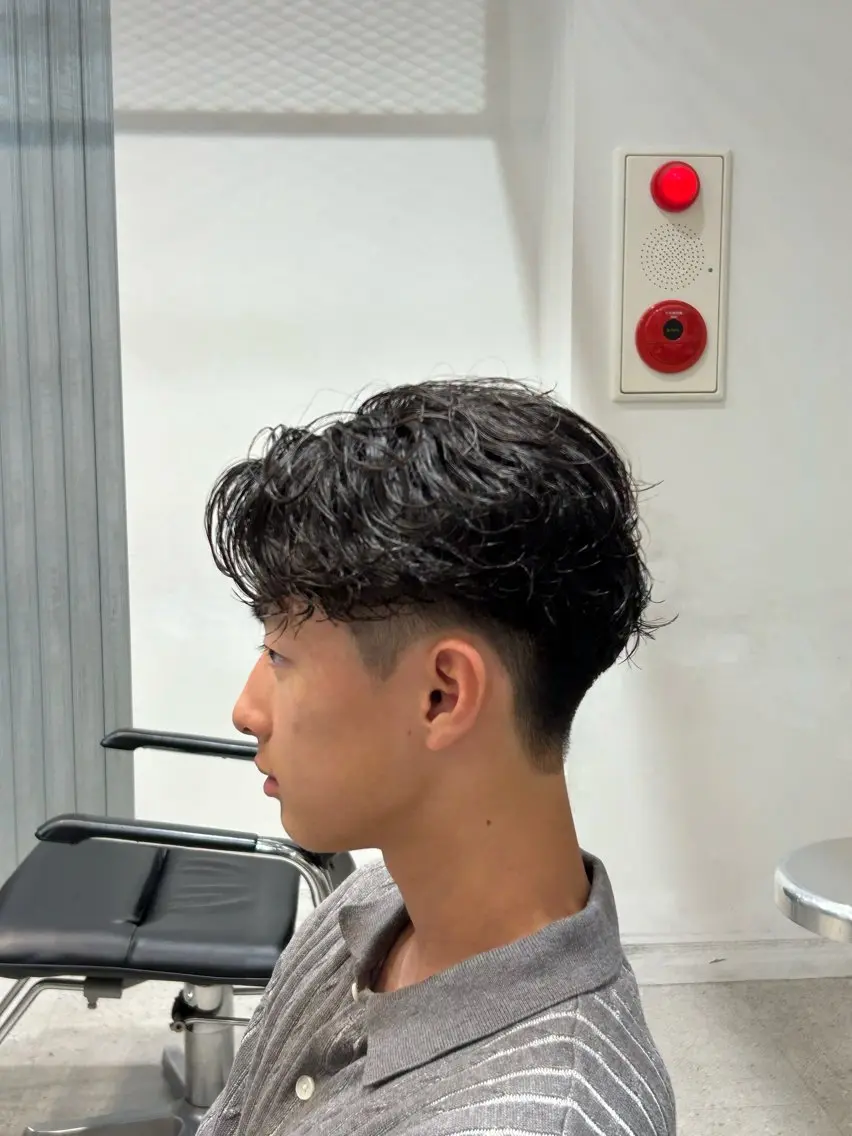 パーマ カット パーマ パーマカラー支持⭕️ 春山凜乃介のヘアスタイル