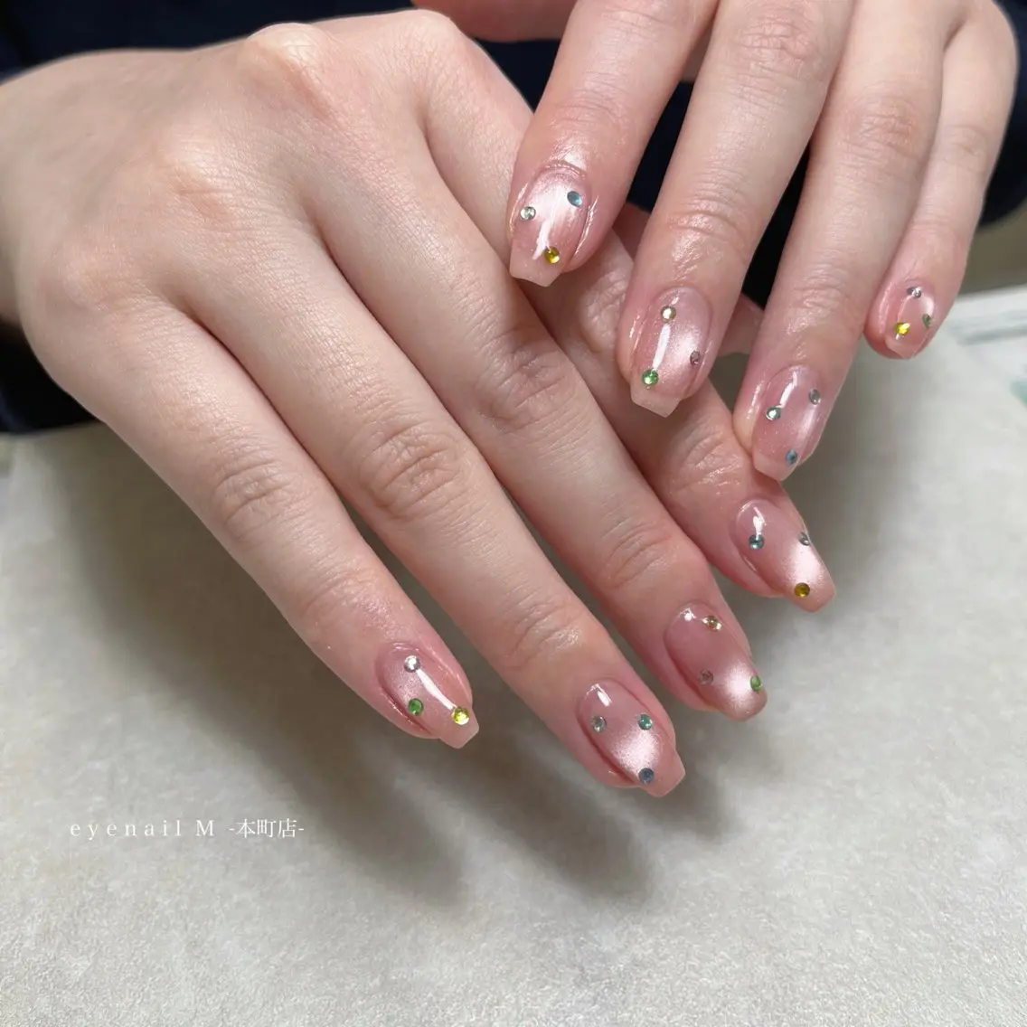 ネイル eyenailm 🌼のネイルデザイン