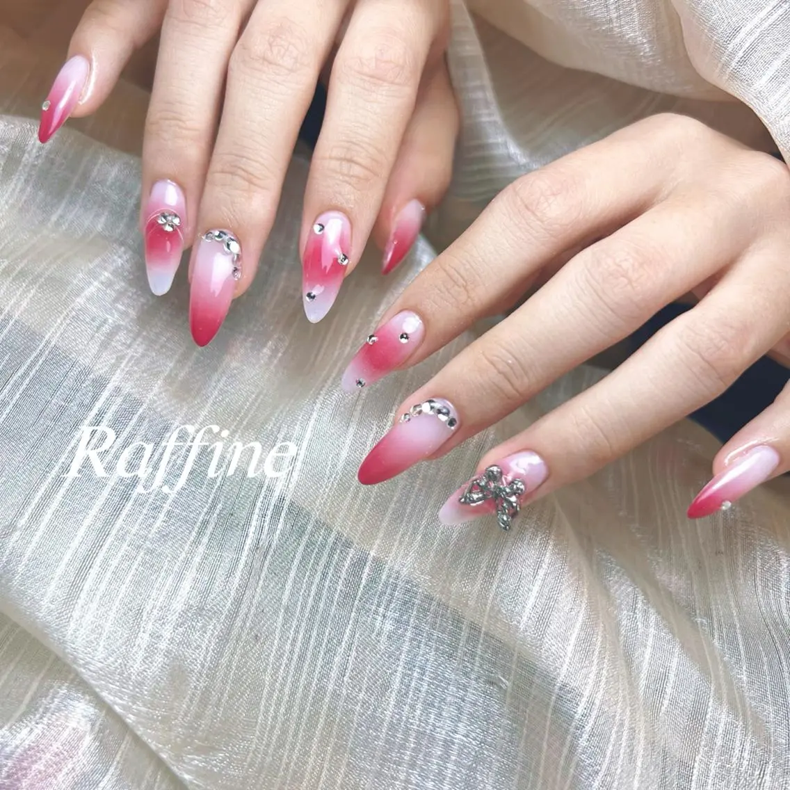 ネイル ハンドネイル フットネイル ハンドケア RAFFINE haru🦋🩵のネイルデザイン
