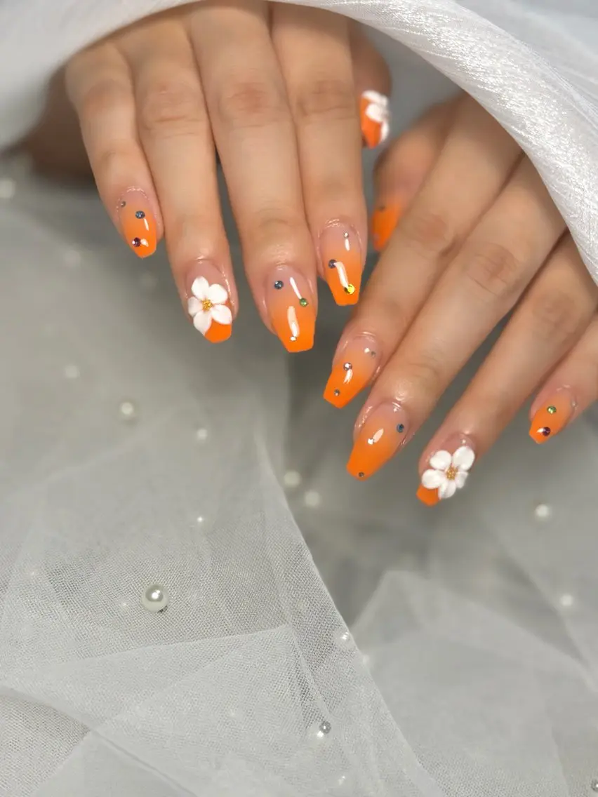 ネイル フラワーネイル グラデーション 持ち込み VENa eye＆ nail salonのマツエク・マツパデザイン