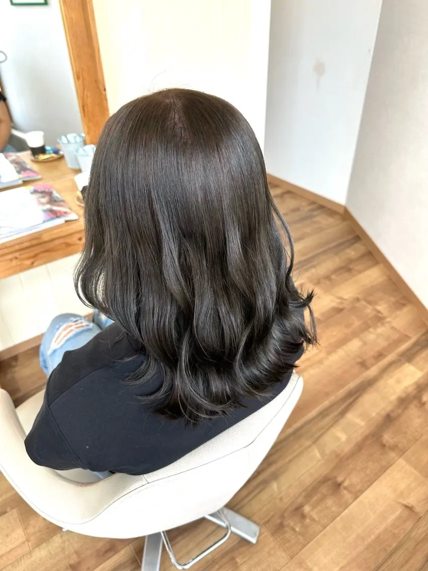 ミディアム カラー カット Agu hair 木間のヘアスタイル