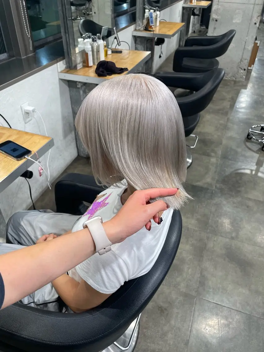 ショート カラー ヘアカラー ハイトーン 横浜💞ミオのヘアスタイル