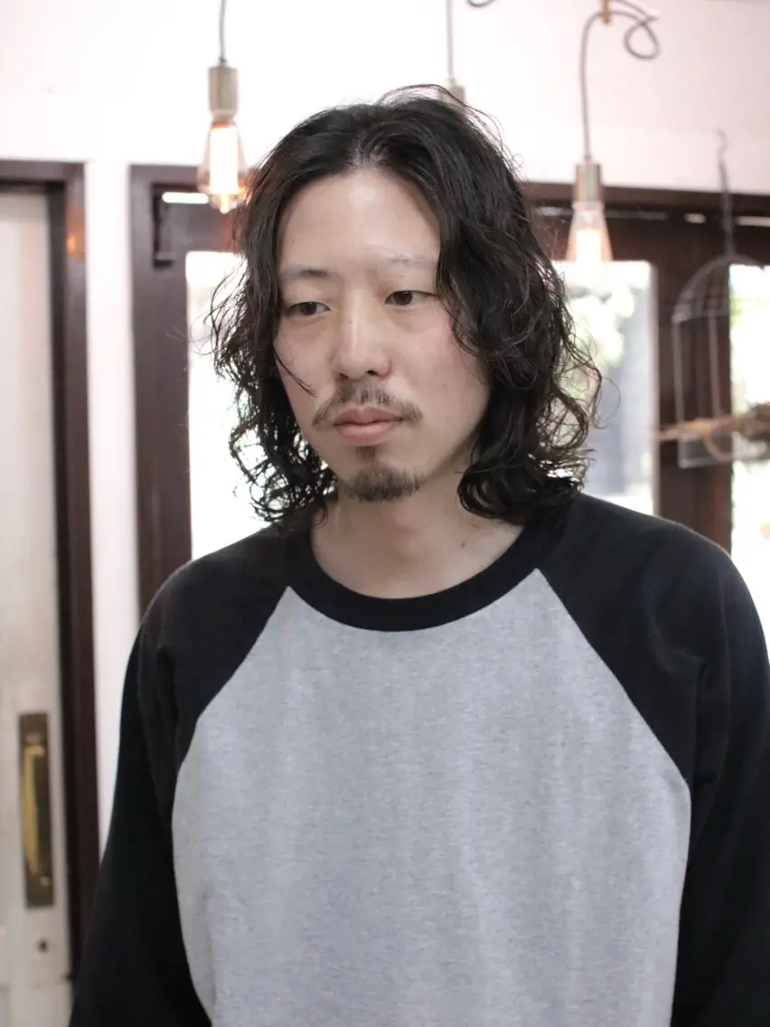 ミディアム パーマ メンズ カット パーマ 再現性大人メンズヘア 毛流れパーマ木村陸弥のヘアスタイル