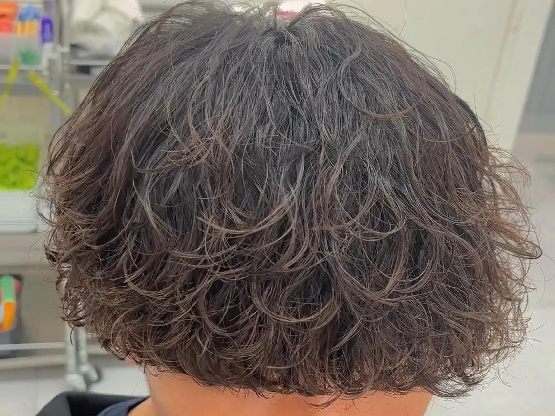 パーマ メンズ メンズパーマ 波巻きパーマ 佐々木 輝のヘアスタイル