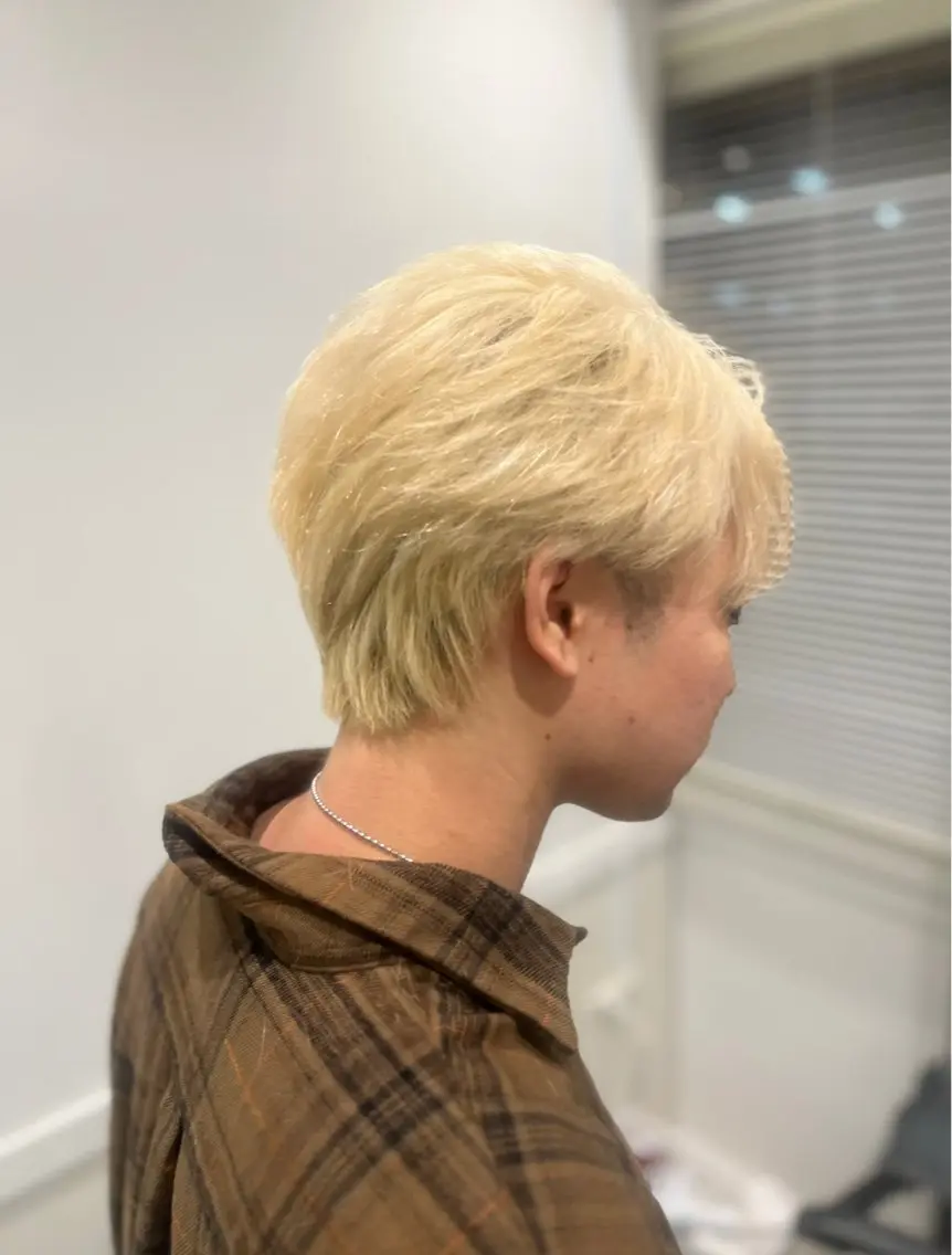 カラー メンズ メンズブリーチ ブリーチ 透明感カラー ダブルカラー 髪質改善 【ただの天才 🎨】のヘアスタイル