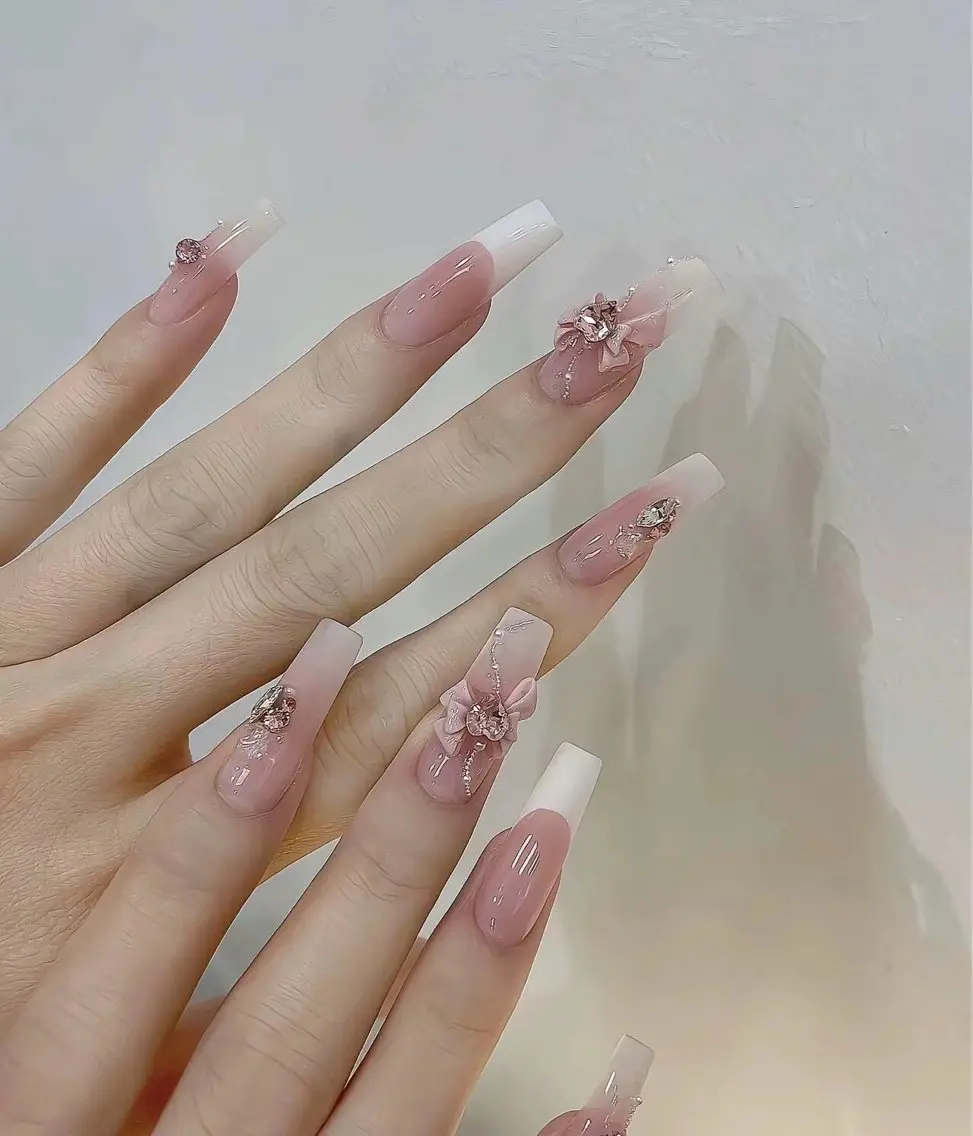 🍓長さだし(チップ)フレンチ🍌の写真