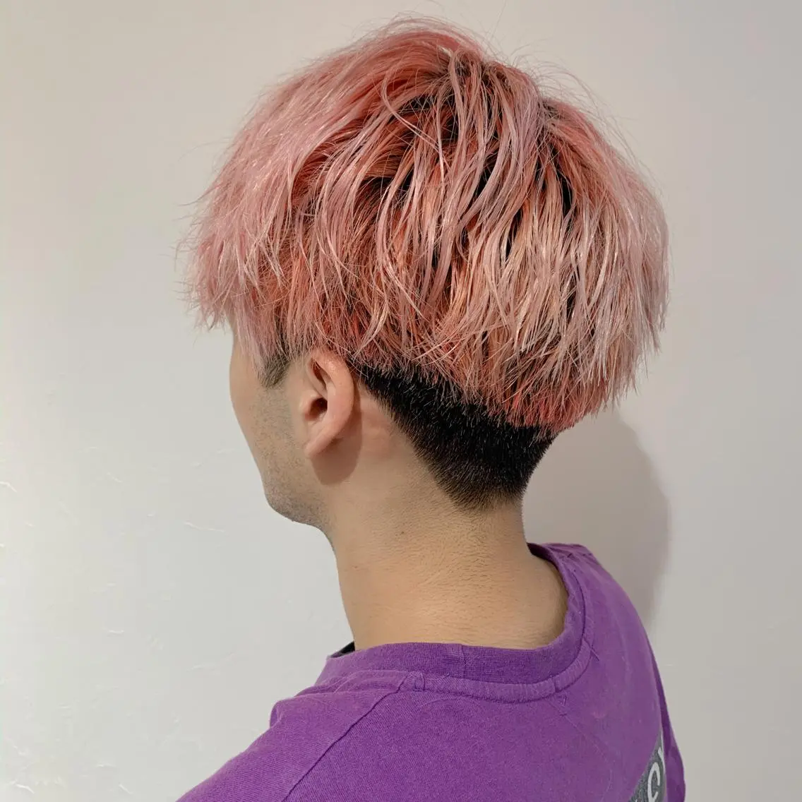 ショート カラー ヘアアレンジ メンズ メンズブリーチ メンズ韓国風 ブリーチ ピンクカラー 韓国風ヘア 🦋レイヤーカット ミドリカワ🦋のヘアスタイル