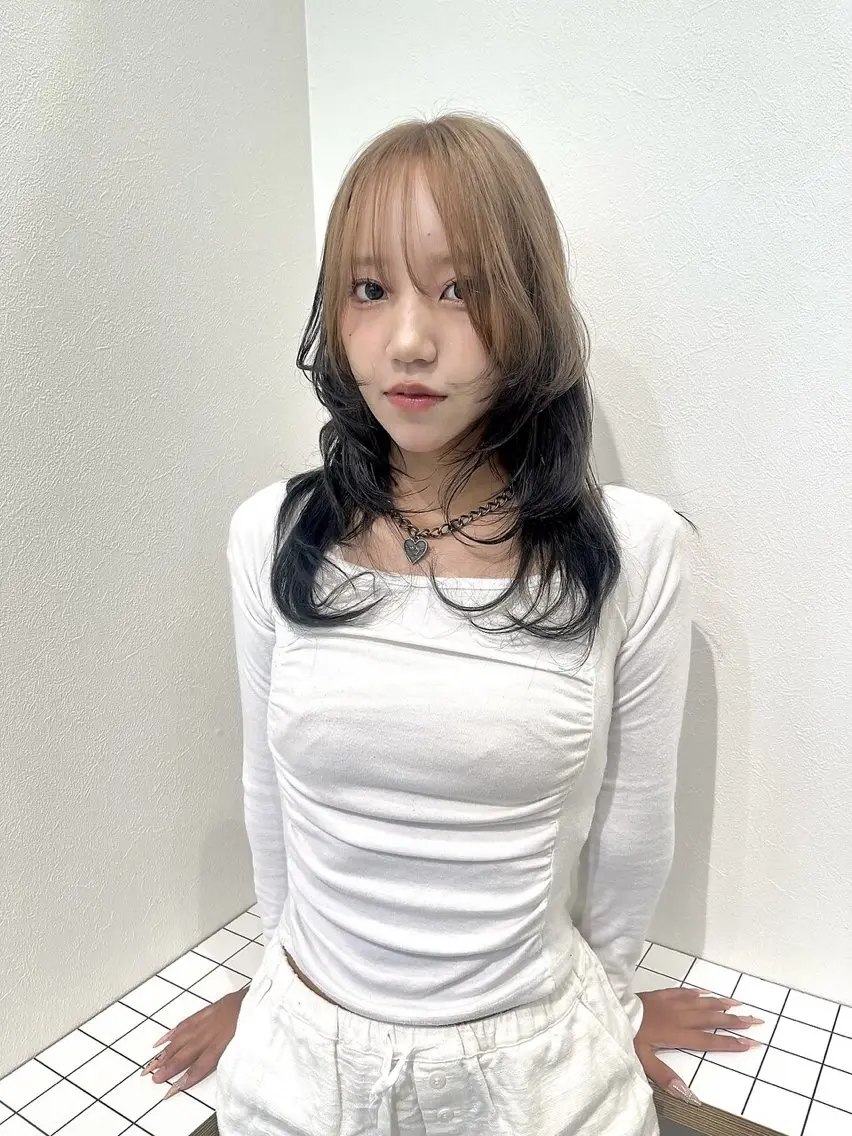 セミロング ヘアカラー keshiki 大名のヘアスタイル