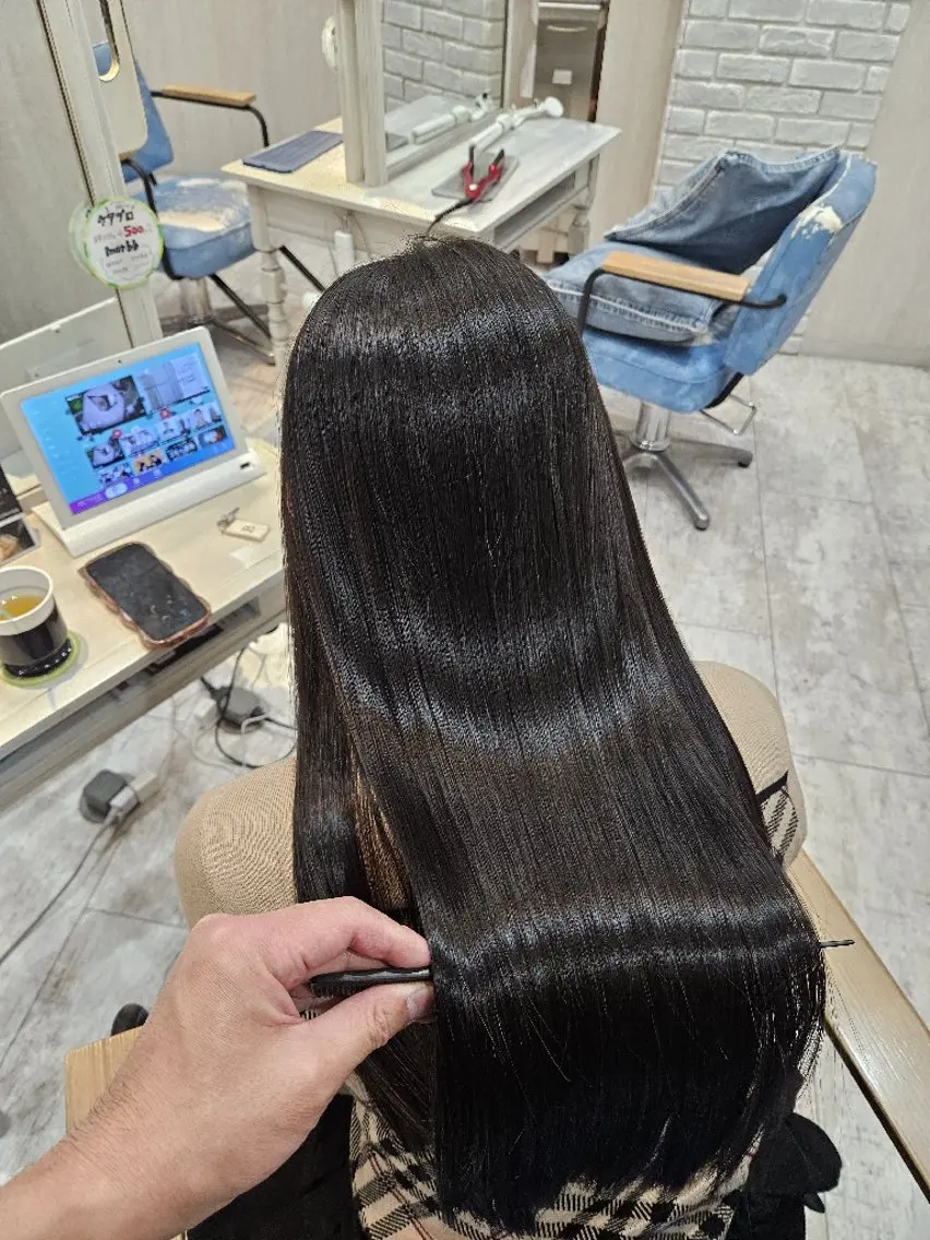 ロング 顔周りカット 髪質改善 ロング トリートメント カット トリートメント レイヤー×艶髪特化 代表 西村功平のヘアスタイル