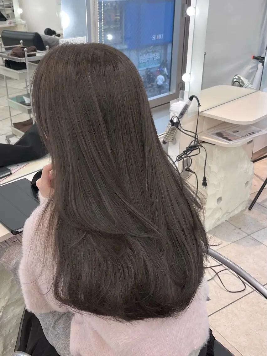 ロング カラー アッシュ ベージュカラー ブリーチ ブリーチなしカラー 韓国レイヤー×モテ髪 /MITSUKI🤍のヘアスタイル
