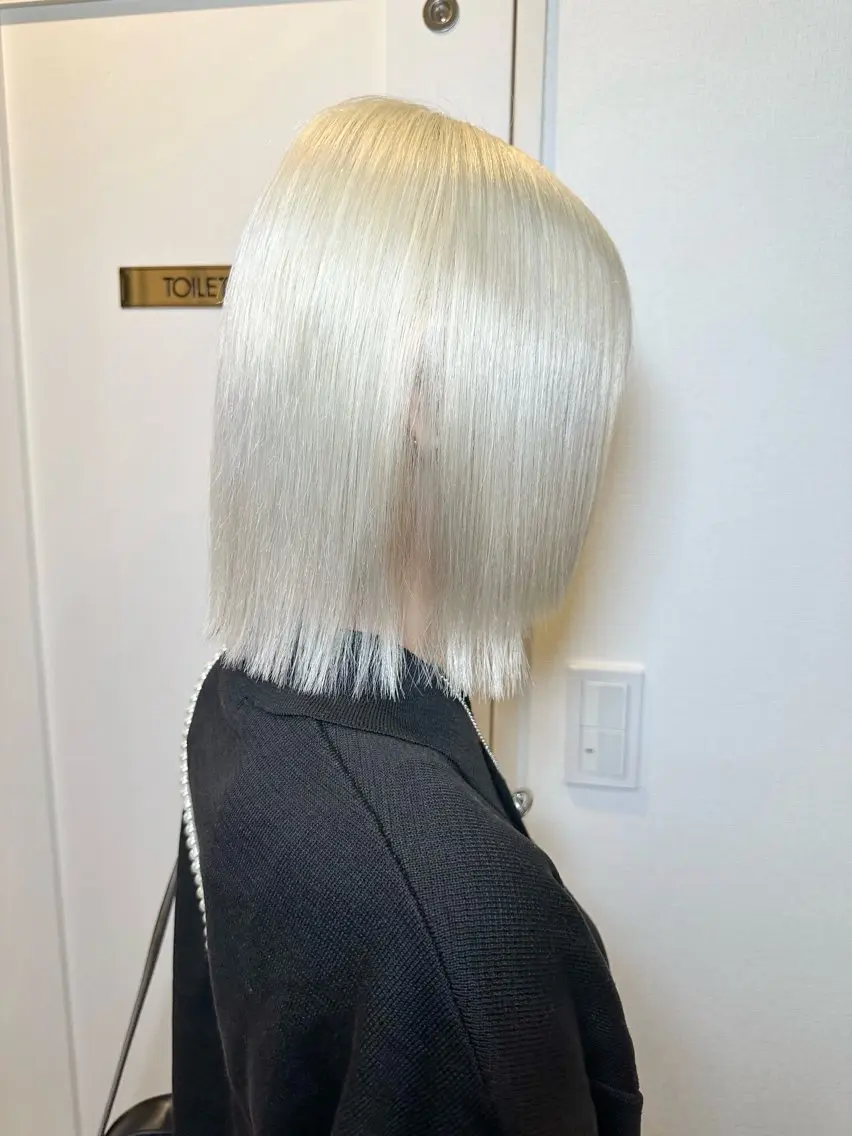 ショート カラー ベージュカラー ブリーチ ホワイトベージュ カット ヘアカラー トリートメント 🍀ケアブリーチ カラー🍀坂井のヘアスタイル