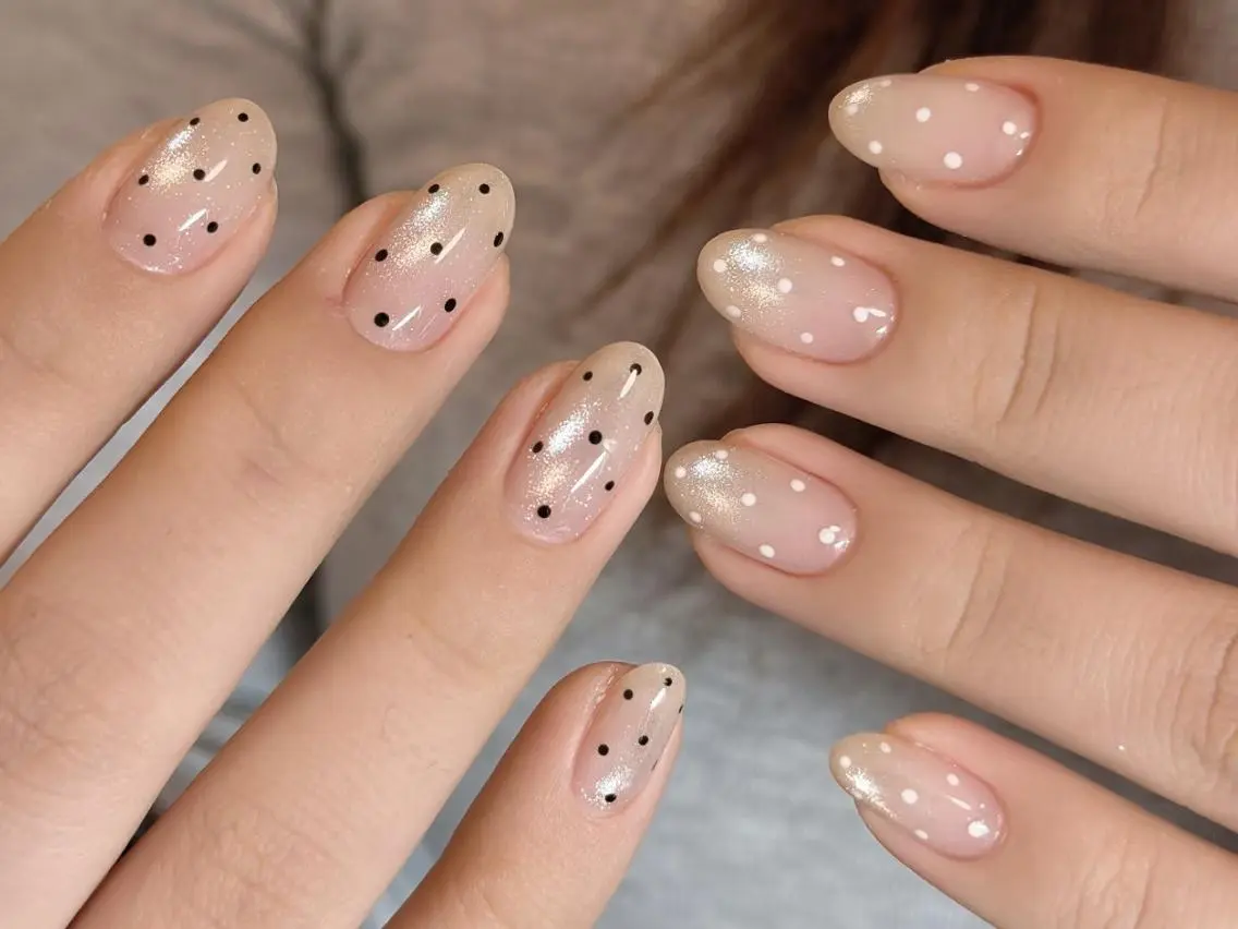 ネイル ハンドネイル ハンドケア MoonNail エミのネイルデザイン