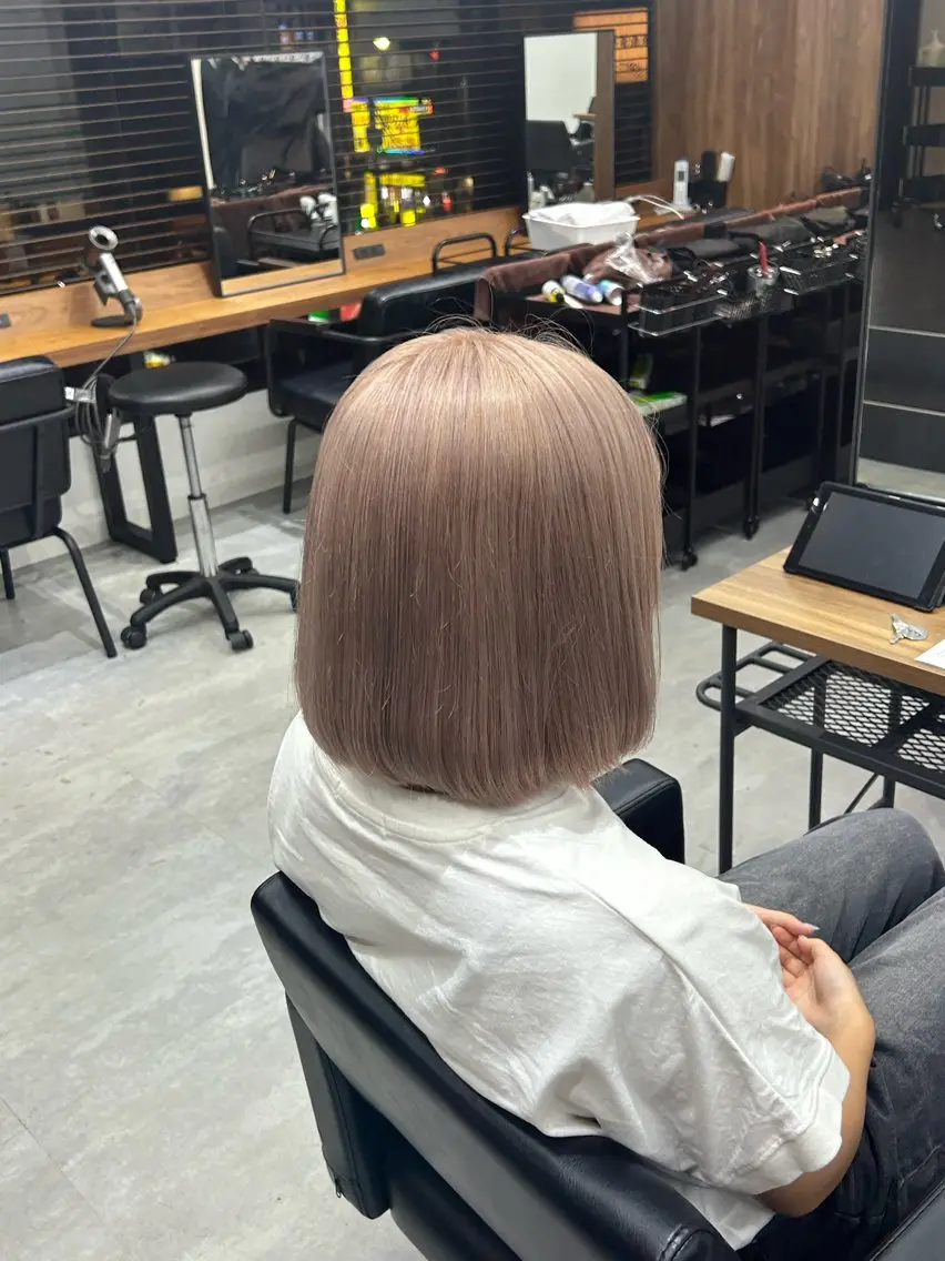 カラー ベージュカラー デザインカラー ハイライトカラー ハイトーンカラー インナーカラー SHUNTA✨ NEXT/ブリーチのヘアスタイル