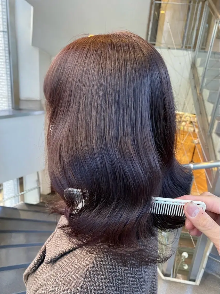 ミディアム カラー 廣瀬 奈緒のヘアスタイル