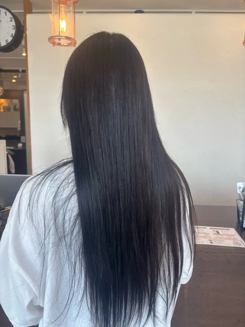 カラー 黒髪 高山 愛来のヘアスタイル