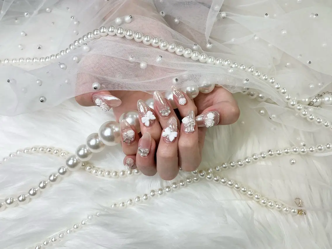 ネイル フットネイル フレンチネイル ジェルネイル ガラスフレンチ キラキラネイル Queeens nailのネイルデザイン