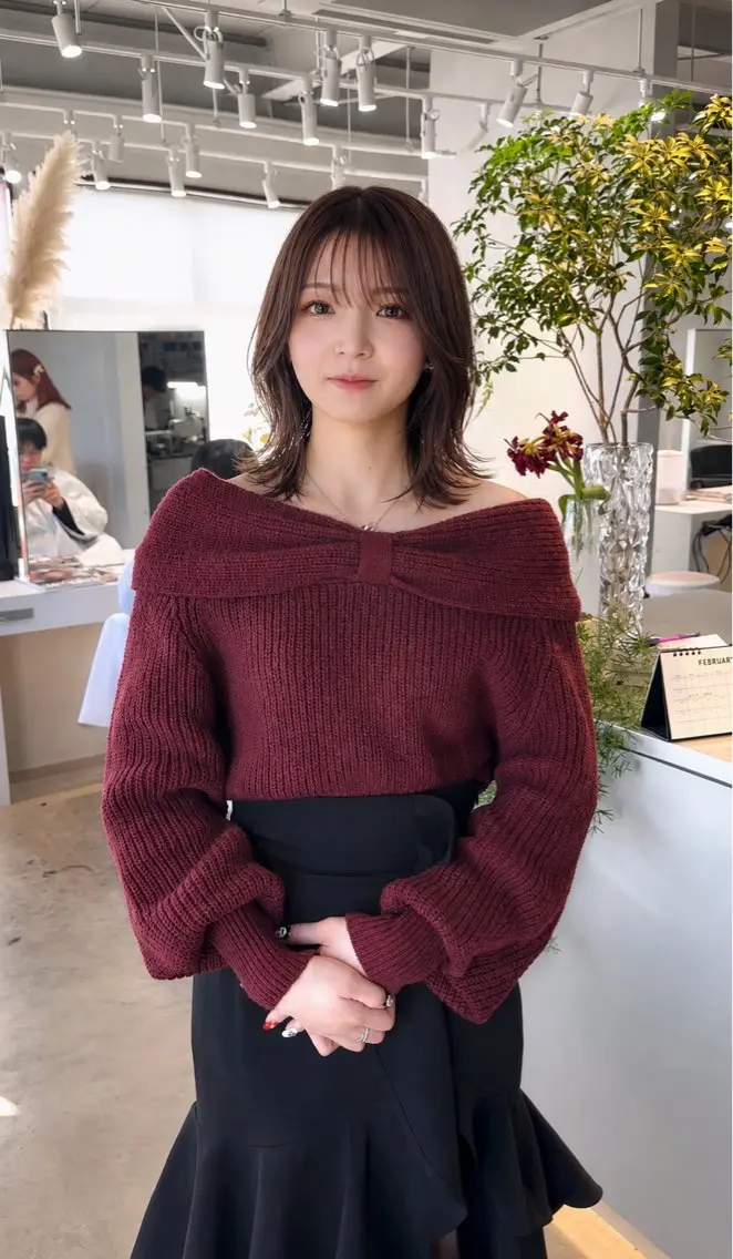 セミロング くびれヘア 顔まわりレイヤー 顔周りカット ハッシュカット 髪質改善 似合わせレイヤー 手塚亮汰のヘアスタイル