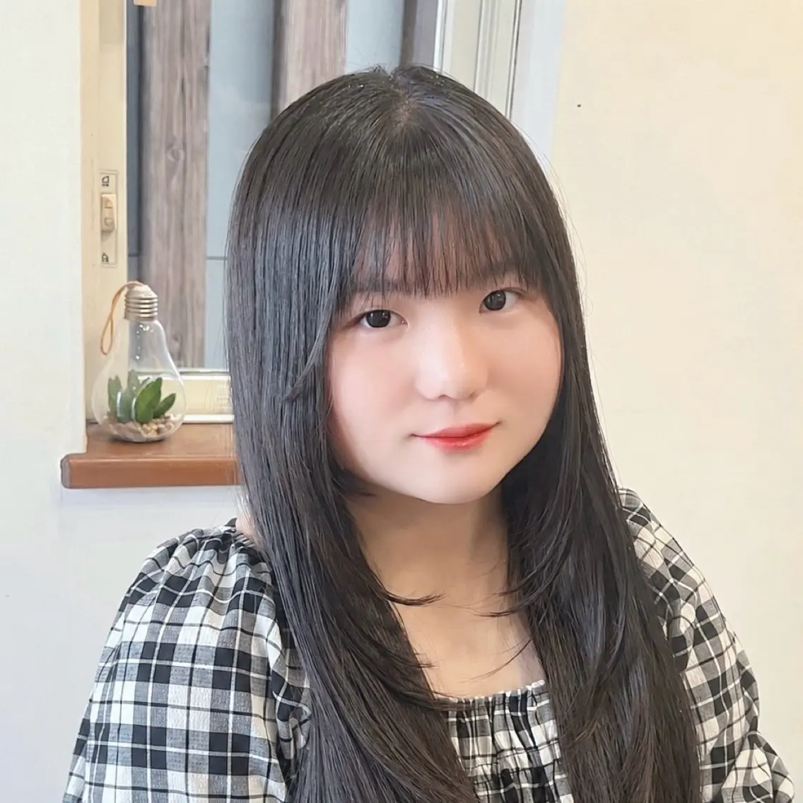 ロング レイヤーカット 縮毛矯正 白阪 真子のヘアスタイル