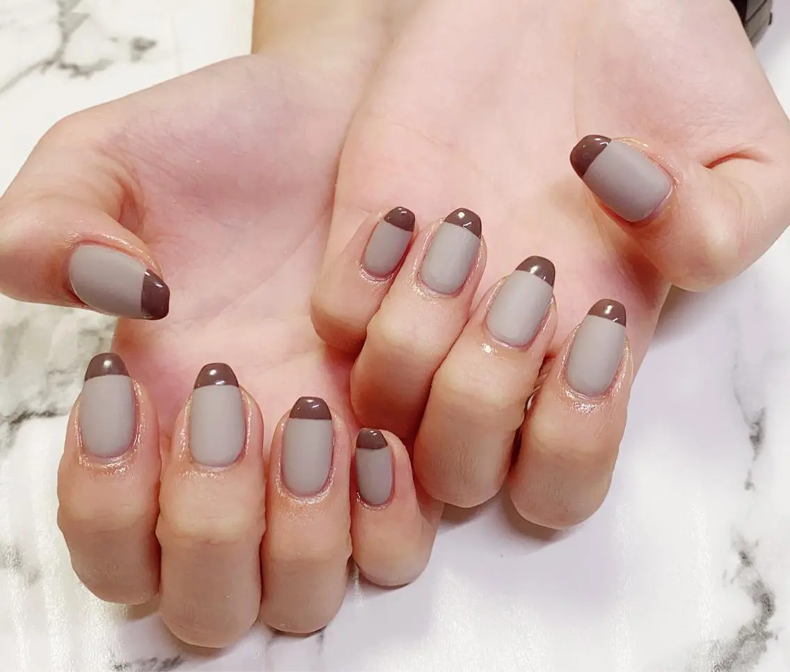 ショート カラー ネイル フレンチネイル マットネイル Q Free nailsのネイルデザイン